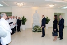 Ильхам Алиев: Проводимые в здравоохранении реформы высоко оцениваются не только в Азербайджане, но уже и в мире (ФОТО)
