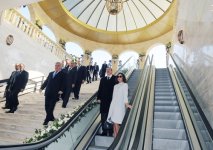 Президент Азербайджана и его супруга приняли участие в открытии новых пешеходных переходов (ФОТО)