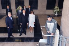 Президент Азербайджана и его супруга приняли участие в открытии новых пешеходных переходов (ФОТО)