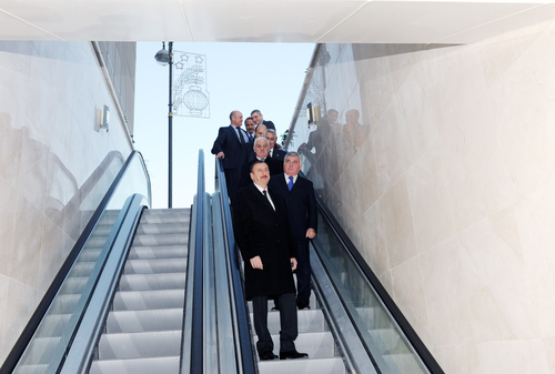 Президент Азербайджана и его супруга приняли участие в открытии новых пешеходных переходов (ФОТО)