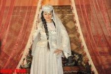 Новый клип Иззета Багирова и Аян Бабакишиевой (видео)