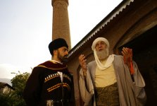 В Тбилиси состоится премьера фильма "Вестник рассвета", посвященного 200-летию Мирзы Фатали Ахундзаде (фотосессия)
