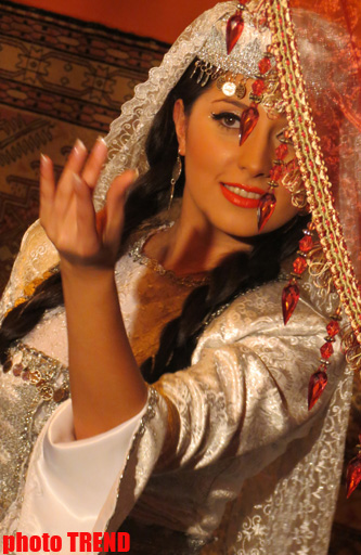 Новый клип Иззета Багирова и Аян Бабакишиевой (видео)