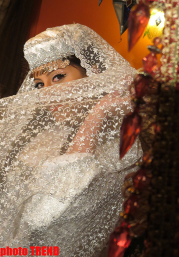 Новый клип Иззета Багирова и Аян Бабакишиевой (видео)