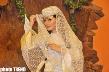 Аян Бабакишиева: "Азербайджанская национальная одежда делает женщину еще краше" (фотосессия)