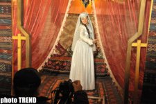 Аян Бабакишиева: "Азербайджанская национальная одежда делает женщину еще краше" (фотосессия)