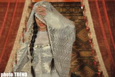 Аян Бабакишиева: "Азербайджанская национальная одежда делает женщину еще краше" (фотосессия)