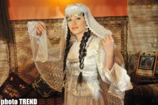 Аян Бабакишиева: "Азербайджанская национальная одежда делает женщину еще краше" (фотосессия)