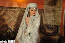 Аян Бабакишиева: "Азербайджанская национальная одежда делает женщину еще краше" (фотосессия)