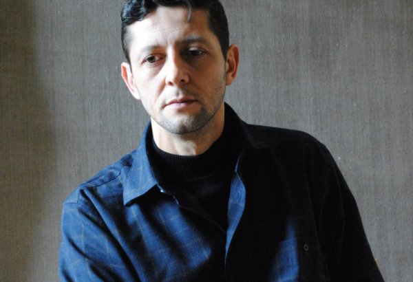 Рашад Мехтиев создал картину, построенную на основе баланса гравитации (фото)