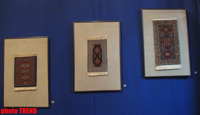 В Баку представлены миниатюрные ковры: "Старинные эскизы в новом облике" (фотосессия)