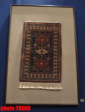 В Баку представлены миниатюрные ковры: "Старинные эскизы в новом облике" (фотосессия)