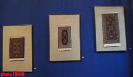 В Баку представлены миниатюрные ковры: "Старинные эскизы в новом облике" (фотосессия)