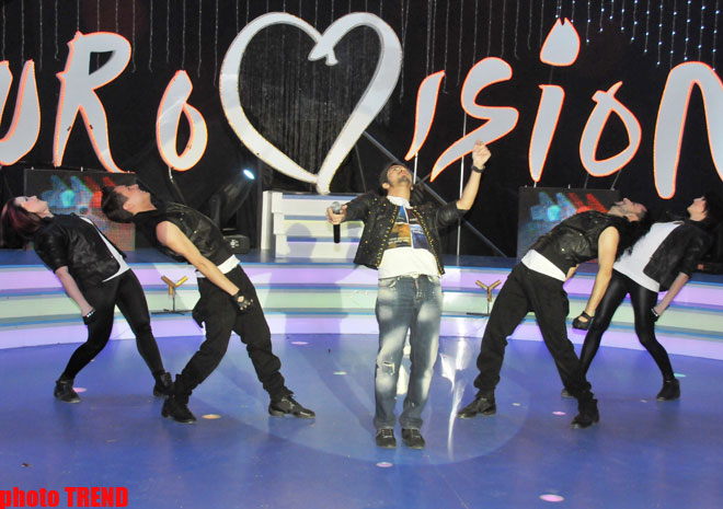 Финалист нацотбора "Евровидения" Орхан Керимли: "Вместе мы одолеем любые высоты" (фотосессия)