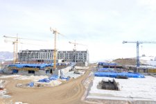 Президент Азербайджана и его супруга ознакомились с ходом строительства зимне-летнего туркомплекса "Шахдаг" (ФОТО)