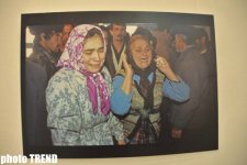 В Баку представлены уникальные работы французского фотографа, посвященные Ходжалинской трагедии (ФОТО)