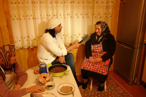 Телеведущий Забир Алиев о великолепии деревенской жизни: "Там все настоящее!" (фотосессия)