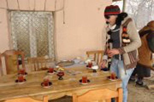 Телеведущий Забир Алиев о великолепии деревенской жизни: "Там все настоящее!" (фотосессия)