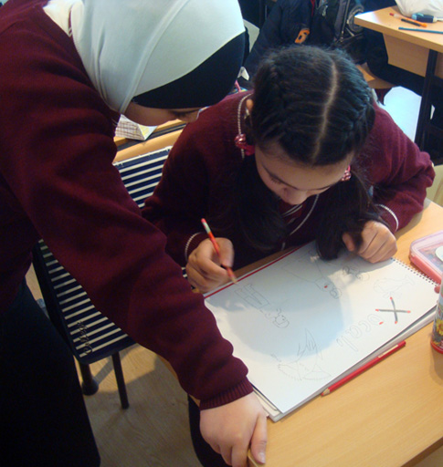 "Трагедия в Ходжалы" в работах юных художников (фотосессия)