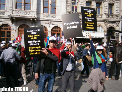 На центральной площади Стамбула начался митинг, посвященный 20-летию  Ходжалинского геноцида (ФОТО)