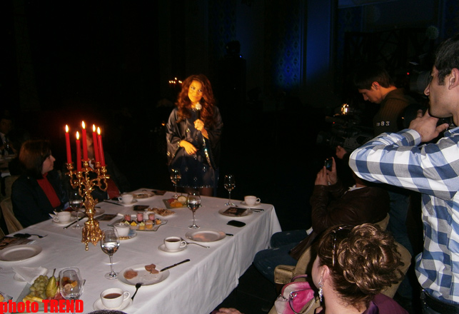 Хумар Гадимова представила философский проект "Крик любви" с участием Расима Балаева и Самира Джафарова (фотосессия)