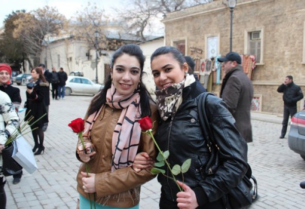 В древней части Баку состоится акция "Каждой женщине - по цветку" (фото)