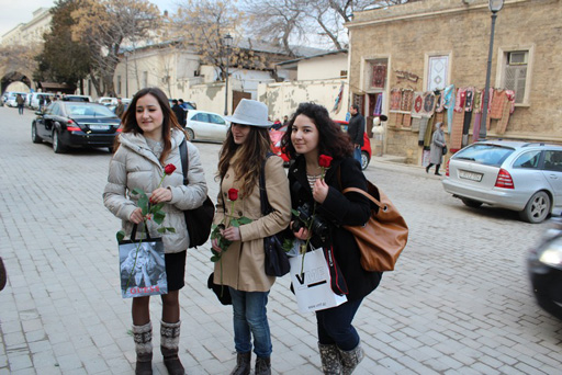 В древней части Баку состоится акция "Каждой женщине - по цветку" (фото)