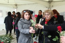 В древней части Баку состоится акция "Каждой женщине - по цветку" (фото)