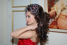 Телеведущая Айтадж Мамедова предстала в свадебном наряде (фотосессия)