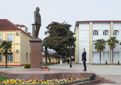 Ильхам Алиев прибыл с визитом в Масаллинский район (ФОТО)