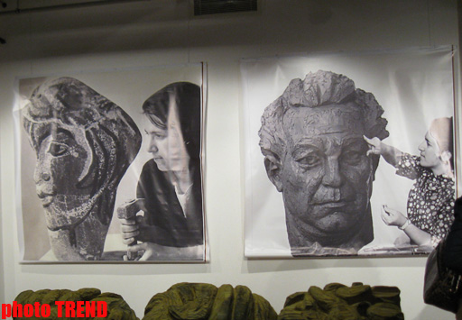 В Баку открылась выставка, посвященная памяти Эльмиры Гусейновой: "Моя мать рано ушла из жизни" (фотосессия)