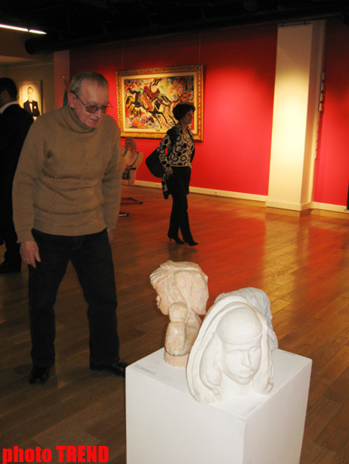 В Баку открылась выставка, посвященная памяти Эльмиры Гусейновой: "Моя мать рано ушла из жизни" (фотосессия)