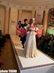 В Баку прошло дефиле азербайджанской национальной одежды - танцоры стали моделями (фотосессия)