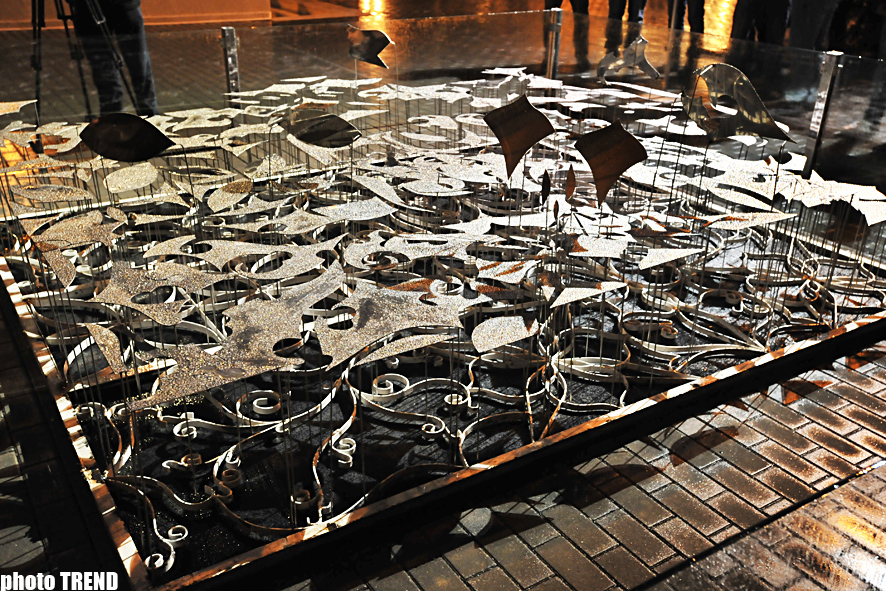 Организация YARAT! открыла в Баку выставку художницы Аиды Махмудовой (фото)