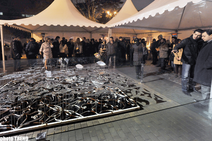 Организация YARAT! открыла в Баку выставку художницы Аиды Махмудовой (фото)