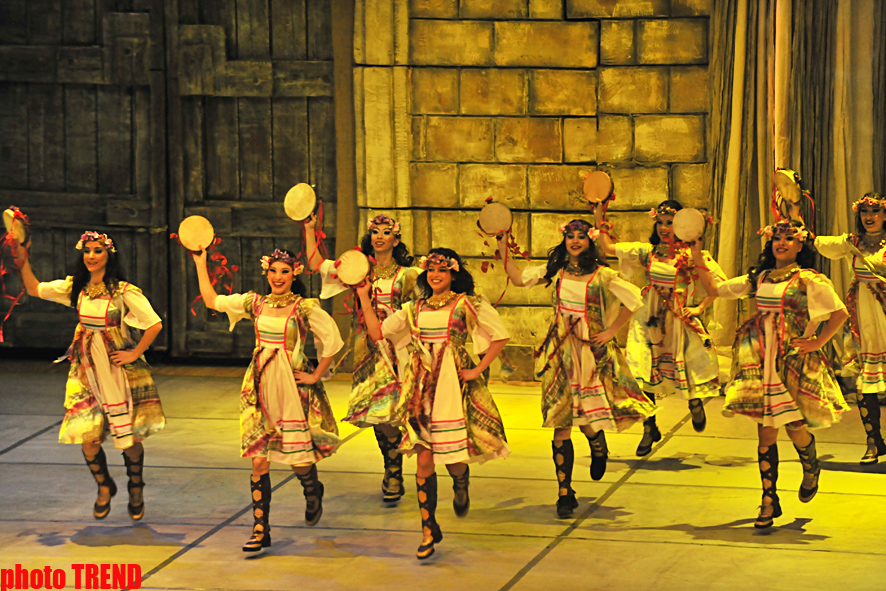 "Огни Анатолии" представили в Баку легендарную Трою (фотосессия)