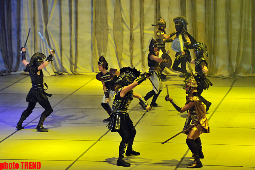 "Огни Анатолии" представили в Баку легендарную Трою (фотосессия)