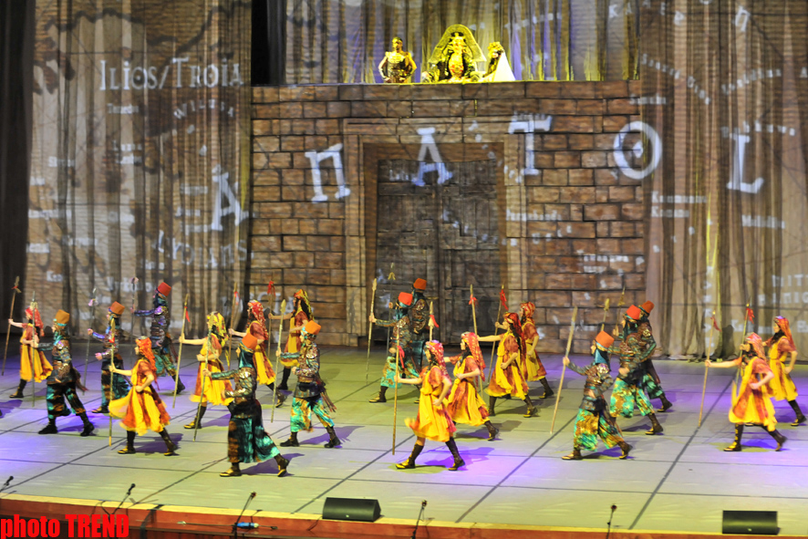 "Огни Анатолии" представили в Баку легендарную Трою (фотосессия)