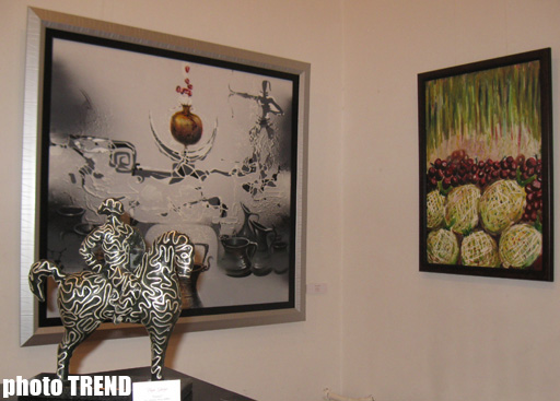 В Баку открылась выставка "Краски Новруза": "Тепло работ согреет души" (фотосессия)