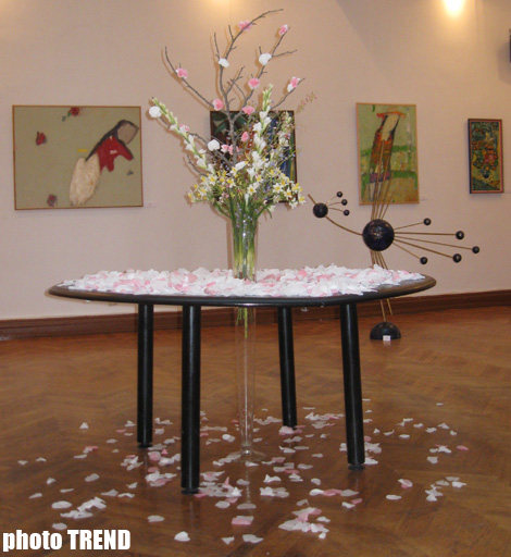 В Баку открылась выставка "Краски Новруза": "Тепло работ согреет души" (фотосессия)