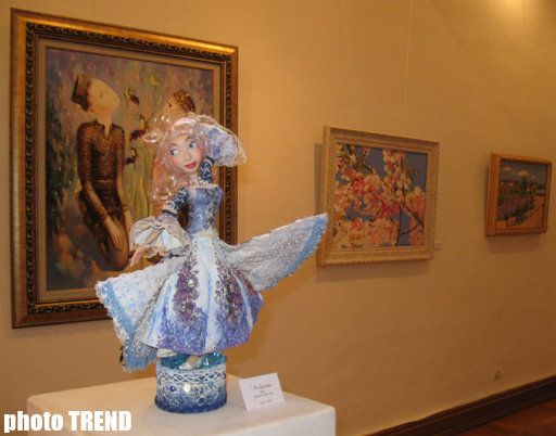 В Баку открылась выставка "Краски Новруза": "Тепло работ согреет души" (фотосессия)