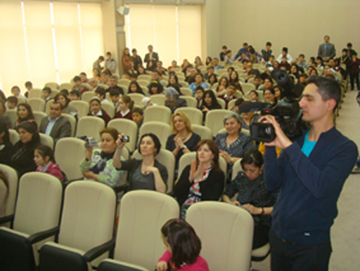 Самый вкусный праздник бакинских школьников (фотосессия)