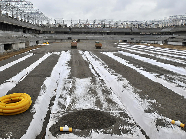 Строительство стадиона в жилом массиве "8-й километр" в Баку (фото)