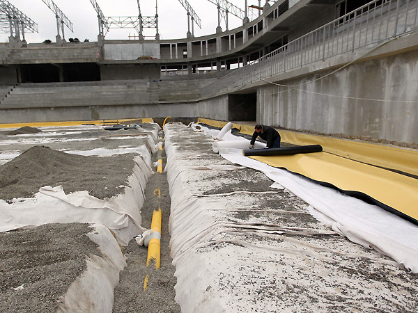 Строительство стадиона в жилом массиве "8-й километр" в Баку (фото)