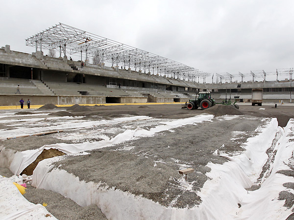 Строительство стадиона в жилом массиве "8-й километр" в Баку (фото)