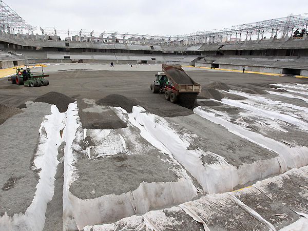Строительство стадиона в жилом массиве "8-й километр" в Баку (фото)