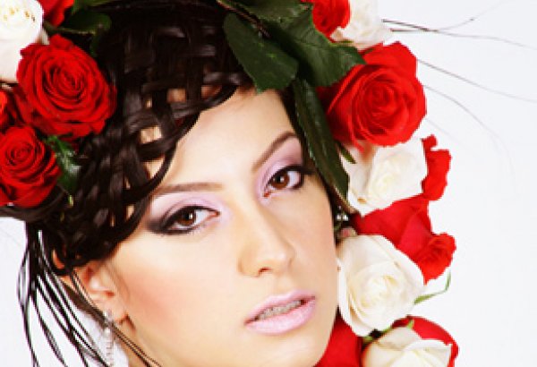 23 образа Аян Бабакишиевой и брат-близнец (фотосессия)