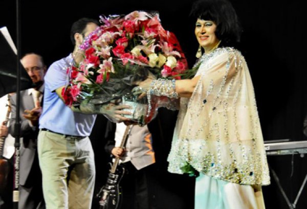 Легендарная исполнительница Зейнаб Ханларова отмечает юбилей (ФОТО)