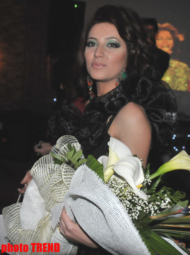 Аян Бабакишиева отметила день рождения веселыми играми с призами (фотосессия)