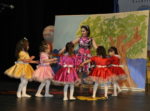 Бакинский детский театр покажет спектакль "Умный кот"